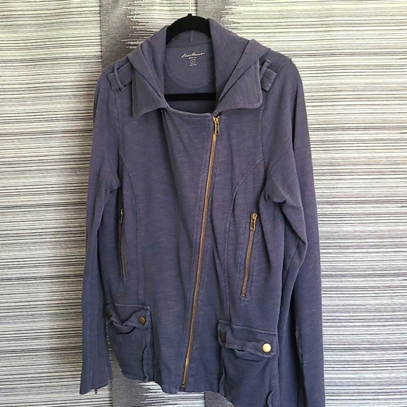 Jacket - Picture 1 of 7